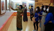 Triển lãm tranh cổ động “Tuổi xanh nhịp bước theo chân Bác” tại Quảng Bình