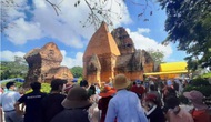 Khánh Hòa: Hơn 30.000 lượt người dân, du khách tham gia lễ hội Tháp Bà Ponagar