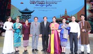 Ảnh: Thứ trưởng hai nước Việt Nam - Lào dự buổi tổng duyệt chương trình nghệ thuật 