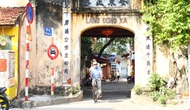 Những cổng làng Hà nội cổ kính trong lòng phố phường tấp nập 