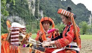 Nâng cao năng lực bảo tồn, phát huy trang phục truyền thống và nghề dệt của dân tộc Pà Thẻn gắn với phát triển du lịch
