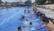 Gần 120 học viên tham dự lớp tập huấn triển khai thí điểm Chương trình Bơi an toàn, phòng chống đuối nước năm 2024