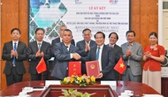 Cục Du lịch Quốc gia Việt Nam ký kết Bản ghi nhớ tăng cường hợp tác du lịch với Hải Nam (Trung Quốc)
