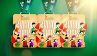 Mở túi race kit “Thịnh vượng” từ VPBank Hanoi International Marathon 2025