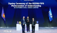 Thủ tướng Phạm Minh Chính chứng kiến Lễ ký Bản ghi nhớ hợp tác ASEAN-FIFA