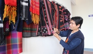 Đánh thức tiềm năng du lịch từ sắc màu thổ cẩm Vân Kiều, Pa Cô