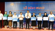 TP.Hồ Chí Minh trao tặng hơn 10.000 bản sách lý luận, chính trị, giáo dục truyền thống cho cơ sở