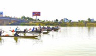 Kon Tum: Sôi nổi Giải Đua thuyền độc mộc trên sông Đăk Bla