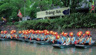 Tràng An rực rỡ sắc cờ, sẵn sàng chào mừng Ngày Giải phóng miền Nam, thống nhất nhất đất nước
