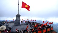 Thiêng liêng Lễ chào cờ trên đỉnh Fansipan