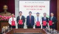  Trao các quyết định bổ nhiệm cán bộ tại Bộ VHTTDL