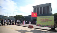 Đoàn đại biểu Đảng bộ Bộ VHTTDL viếng Lăng và báo công dâng Bác