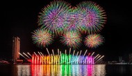 Đêm DIFF 2025 thứ hai: Tân binh pháo hoa Z121 Vina Pyrotech Việt Nam khiến 10.000 khán giả bất ngờ