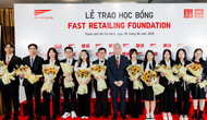 Trao tặng 12 suất học bổng dành cho học sinh Việt Nam 