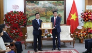 Trao Bằng khen của Bộ trưởng Bộ VHTTDL cho Đại sứ du lịch Việt Nam tại Hàn Quốc