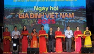 Tặng Bằng khen cho các tập thể có thành tích tham gia đóng góp vào thành công của 