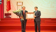 Bộ trưởng Nguyễn Văn Hùng được tặng thưởng Huân chương Lao động hạng Nhất 
