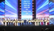 Trao Bằng khen của Thủ tướng cho 36 tập thể có thành tích xuất sắc trong công tác tổ chức và tham gia Triển lãm 