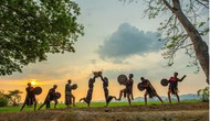 Toàn dân thi đua giữ gìn, phát huy bản sắc văn hóa dân tộc gắn với xây dựng đời sống văn hóa cơ sở: Xây dựng đời sống tinh thần phong phú