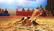 Gần 600 vận động viên tranh tài tại Giải Vô địch và vô địch trẻ Vật bãi biển quốc gia