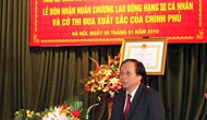 Trung tâm Triển lãm VHNT Việt Nam vinh dự nhận Cờ thi đua của Chính phủ