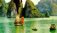 Bộ VHTTDL đề nghị tỉnh Quảng Ninh chấn chỉnh hoạt động của tàu du lịch tại vùng biển Hạ Long, Quảng Ninh.