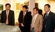 Thứ trưởng Hồ Anh Tuấn tham dự Triển lãm “Anh hùng dân tộc và Danh nhân văn hóa Việt Nam”