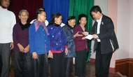 Đoàn công tác Bộ VHTTDL thăm và tặng quà nhân dân vùng lũ các tỉnh miền Trung