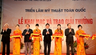 Thứ trưởng Huỳnh Vĩnh Ái tham dự và cắt băng khai mạc Triển lãm Mỹ thuật toàn quốc 2010