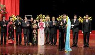 Nhà hát Ca Múa Nhạc Việt Nam đón nhận danh hiệu Anh hùng Lực lượng vũ trang nhân dân