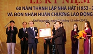 Nhà hát Ca múa nhạc Dân gian Việt Bắc đón nhận Huân chương Lao động hạng Ba