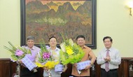 Thứ trưởng Huỳnh Vĩnh Ái trao Quyết định nghỉ hưu cho 04 cán bộ của Bộ