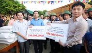 Báo điện tử Tổ Quốc trao 600 triệu đồng của các nhà hảo tâm tới người dân vùng lũ Quảng Bình, Hà Tĩnh