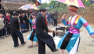 Thực hiện Chương trình nghệ thuật tại Ngày hội văn hóa dân tộc Mông