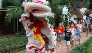 Trẻ em thủ đô thích thú trải nghiệm văn hóa truyền thống