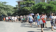 Khánh Hòa: Đình chỉ 9 tháng công ty có du khách mặc áo “đường lưỡi bò” phi pháp