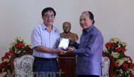 Việt Nam bàn giao phim “Chủ tịch Souphanouvong với Việt Nam” cho Lào