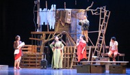 Nhà hát Tuổi trẻ công diễn vở kịch “Vòng phấn Kavkaz”