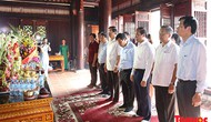 Bộ trưởng Nguyễn Ngọc Thiện thăm nơi ở của Bác Hồ tại Tân Trào (Tuyên Quang)