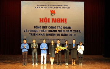 Thành lập Câu lạc bộ Nghệ sĩ trẻ trực thuộc Đoàn Bộ