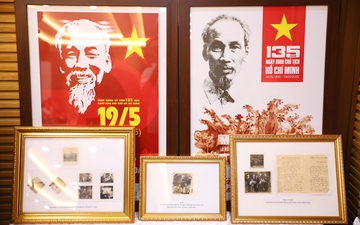 Bảo tàng Hồ Chí Minh tiếp nhận nhiều tài liệu, hiện vật quý về Bác Hồ