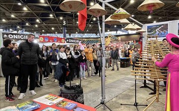 Việt Nam tỏa sáng tại Salon de l’Asie 2025