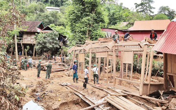 Phát động "Chiến dịch Quang Trung" thần tốc xây dựng lại, sửa chữa nhà bị thiệt hại do thiên tai miền Trung