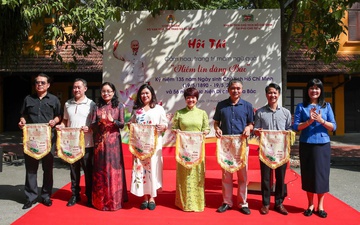 Công đoàn Bộ VHTTDL tổ chức Hội thi cắm hoa, trang trí mâm ngũ quả kỷ niệm 135 năm Ngày sinh Chủ tịch Hồ Chí Minh và 56 năm thực hiện Di chúc của Bác