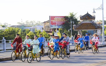 Tặng 20 Giải thưởng cho các tác giả Triển lãm ảnh "Việt Nam qua ống kính nhiếp ảnh gia quốc tế"