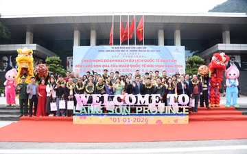 Lạng Sơn rộn ràng đón đoàn khách du lịch đầu tiên “xông đất” năm 2026
