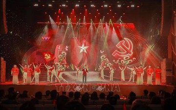 Khẳng định niềm tin son sắt với Đảng qua ngôn ngữ văn hóa nghệ thuật