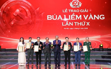 Lễ tuyên dương Bí thư Chi bộ xuất sắc và trao Giải Búa liềm Vàng lần thứ X