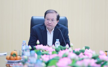 Thứ trưởng Tạ Quang Đông làm việc tại Trường Cao đẳng Văn hóa Nghệ thuật Tây Bắc 