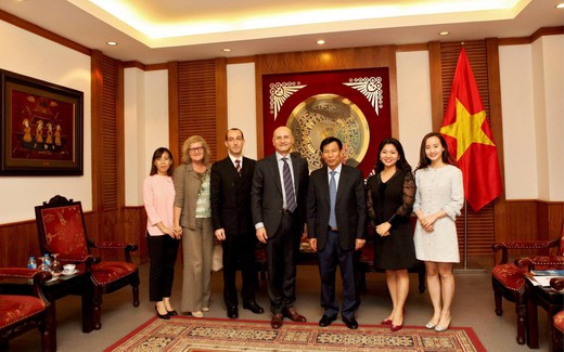 Bộ trưởng Nguyễn Ngọc Thiện và Đại sứ Italia tại Việt Nam trao đổi về tình hình hợp tác văn hóa, thể thao và du lịch